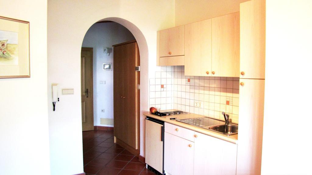 Ferienwohnungen Guenzelgut Lana Room photo